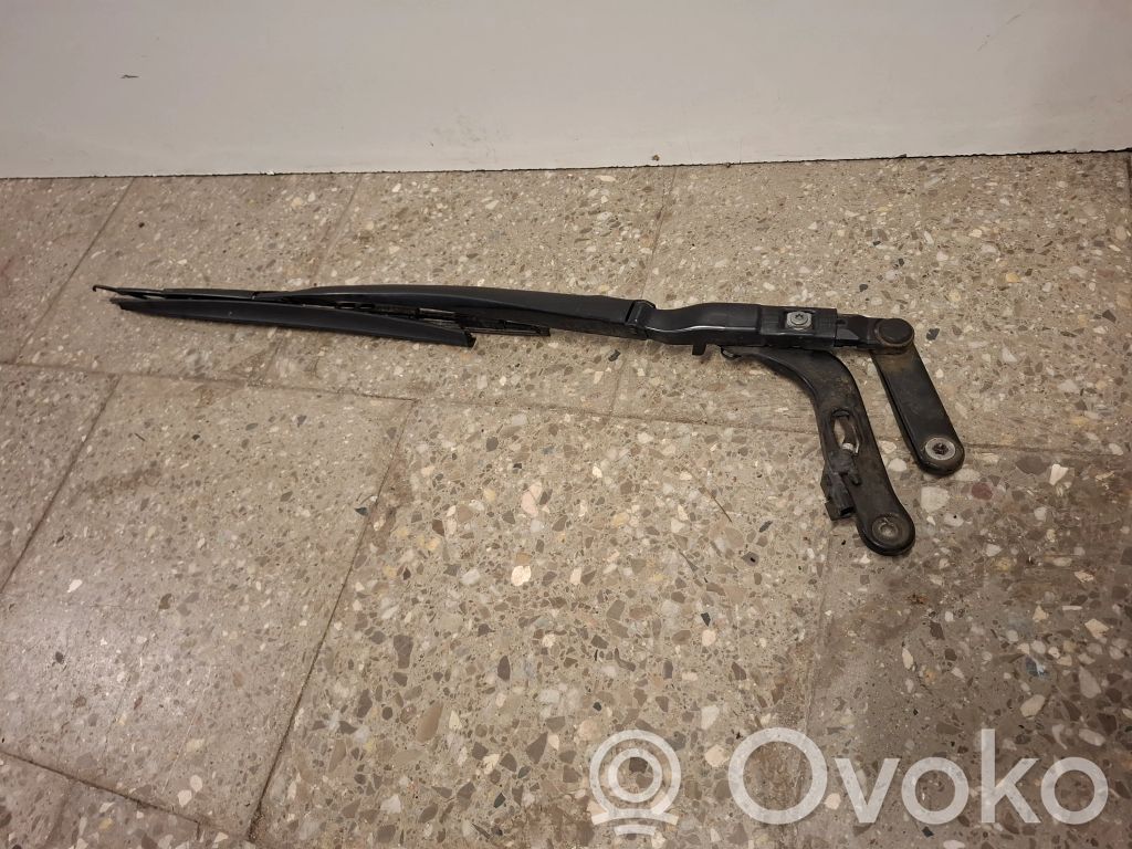 BMW 7 E65 E66 Front wiper blade arm 
