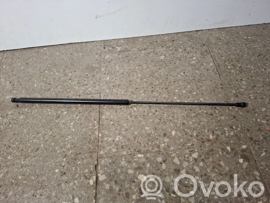 BMW 7 E65 E66 Konepellin kaasujousi 