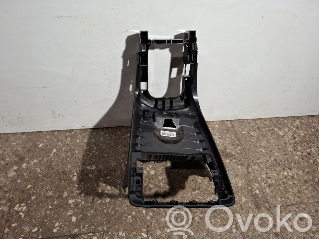 Volvo V60 Centrālā konsole 