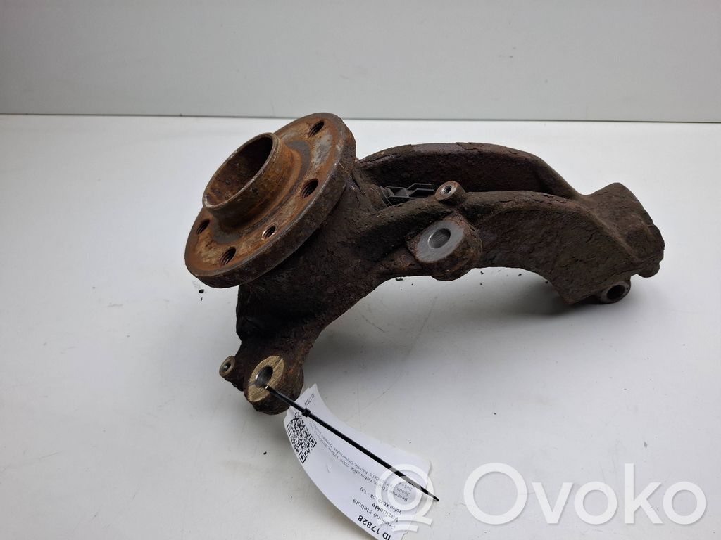 Volvo XC70 Front wheel hub 