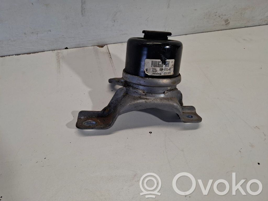 Volvo V60 Engine mount bracket 