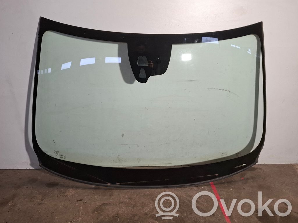 Volvo V60 Front windscreen/windshield window 