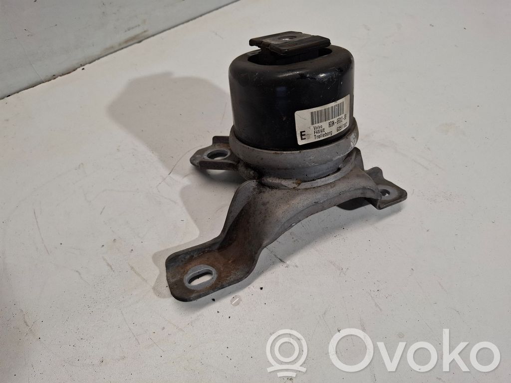 Volvo V60 Engine mount bracket 