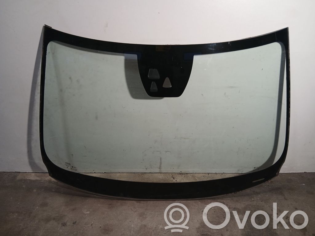 Volvo V60 Front windscreen/windshield window 