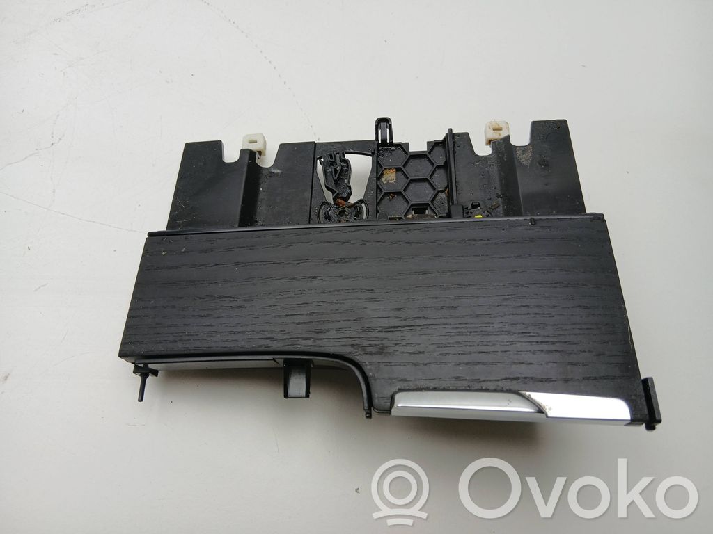 Volvo XC90 Ashtray (front) 