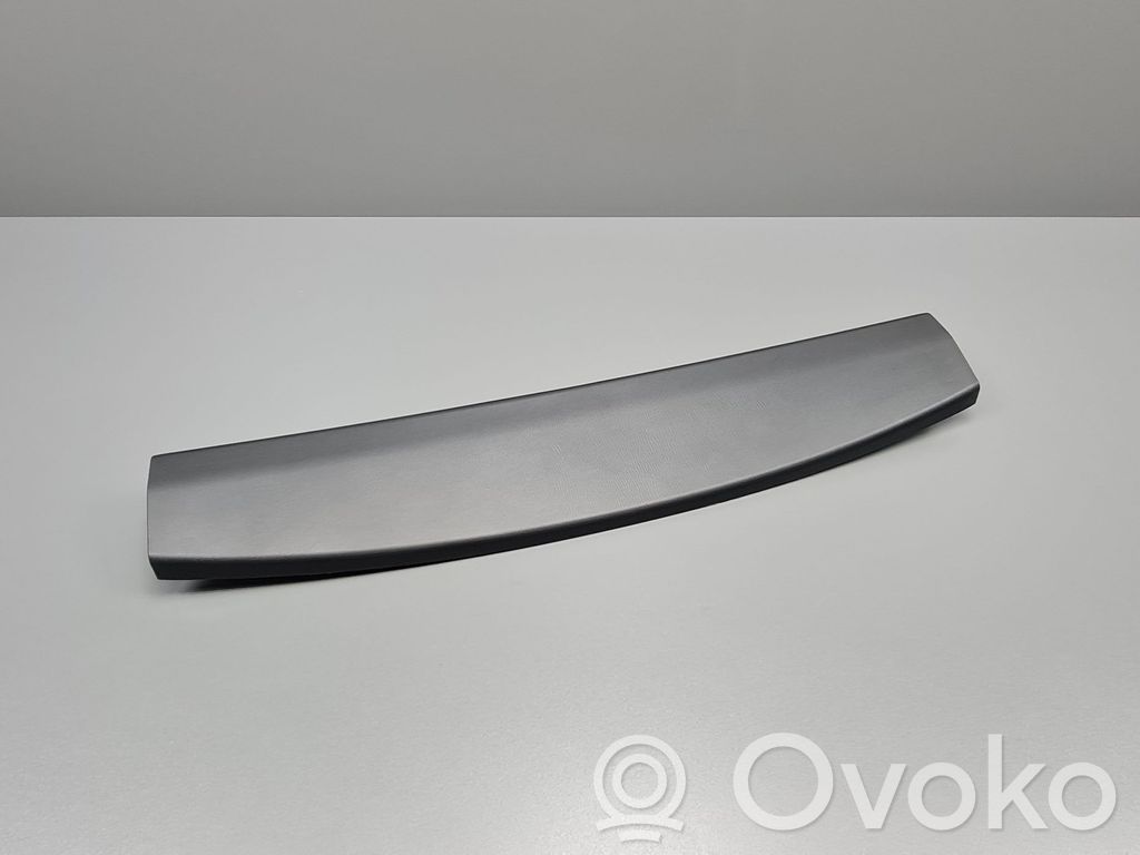 Mazda 6 Tailgate trim 