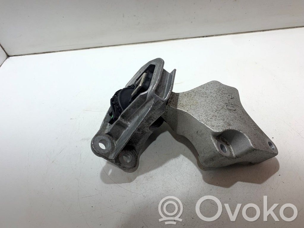Nissan Micra K14 Engine mount bracket 
