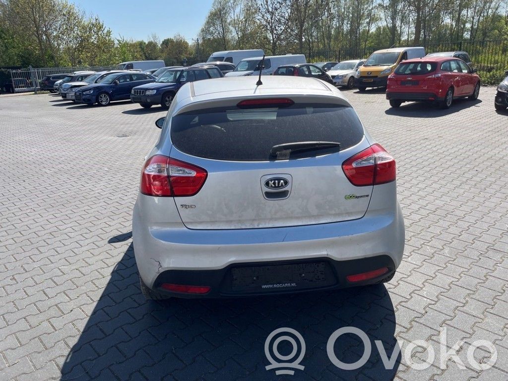 KIA Rio Eje trasero 