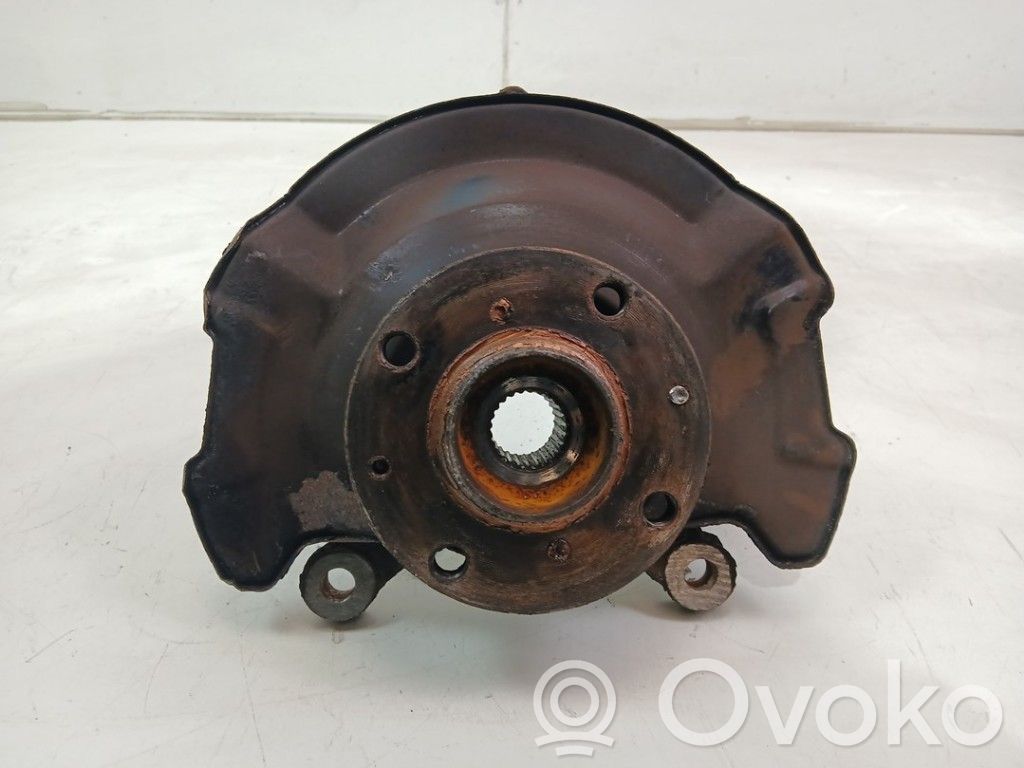 Suzuki Swift I Achsschenkel vorne 