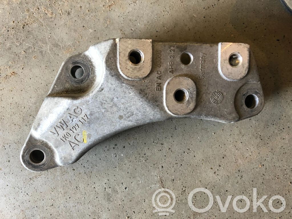 Volkswagen PASSAT B6 Gearbox mounting bracket 