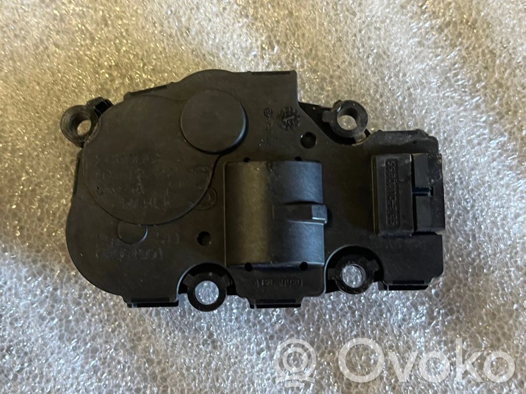 Audi Q7 4M Silniczek nagrzewnicy 