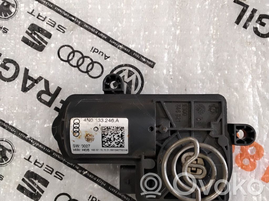 Audi A5 Imusarjan venttiilin käyttömoottori 
