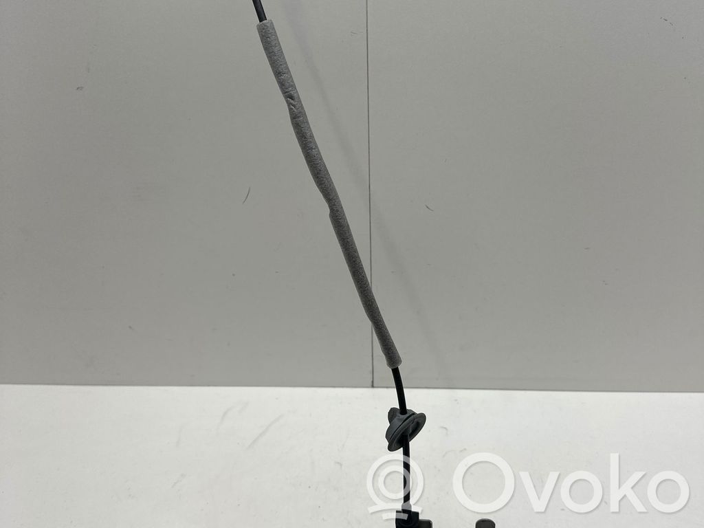 Volvo V40 Priekšpusē slēdzene 