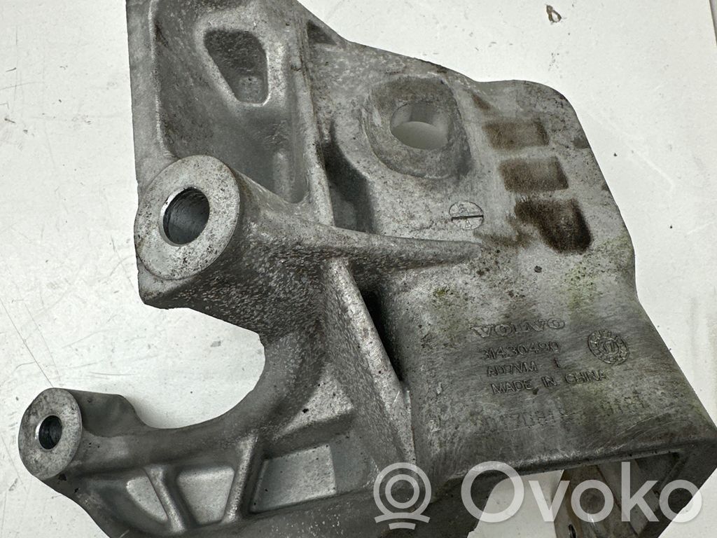 Engine mounting bracket   31430490,AD7VM,017081