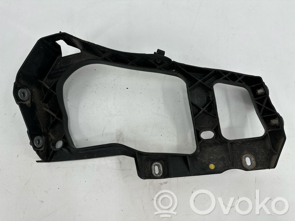 Volkswagen Touareg II Staffa faro/fanale 