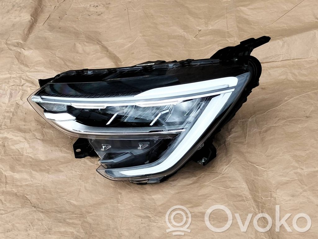 Renault Arkana Lampa przednia 
