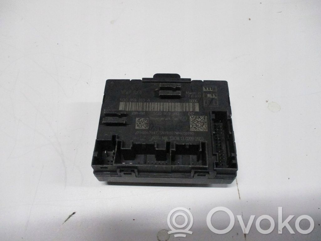 Volkswagen Golf VII Door control unit/module 