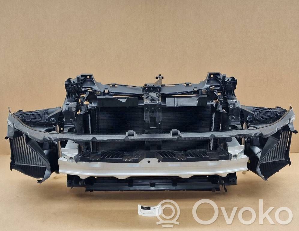 Volkswagen Touareg III Radiatorių panelė 