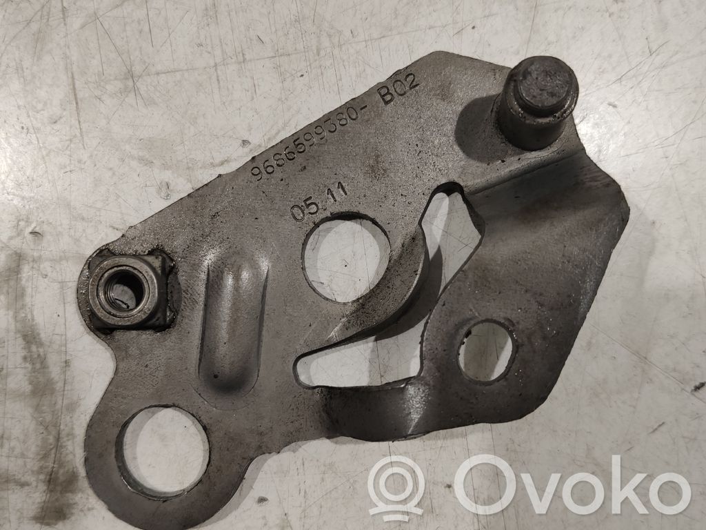 Citroen C4 II Engine mounting bracket 