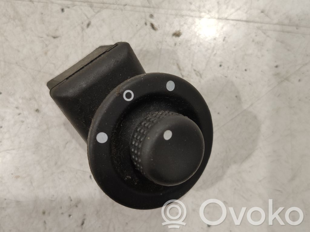 Renault Laguna II Wing mirror control module 