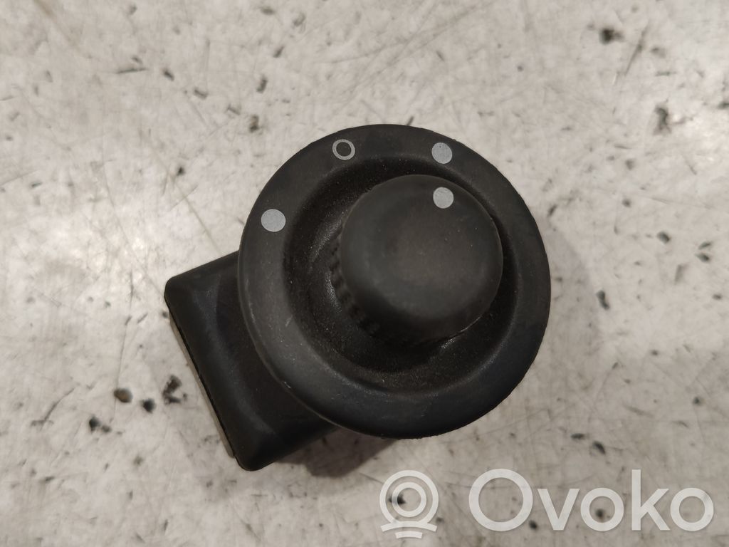 Renault Megane II Wing mirror control module 