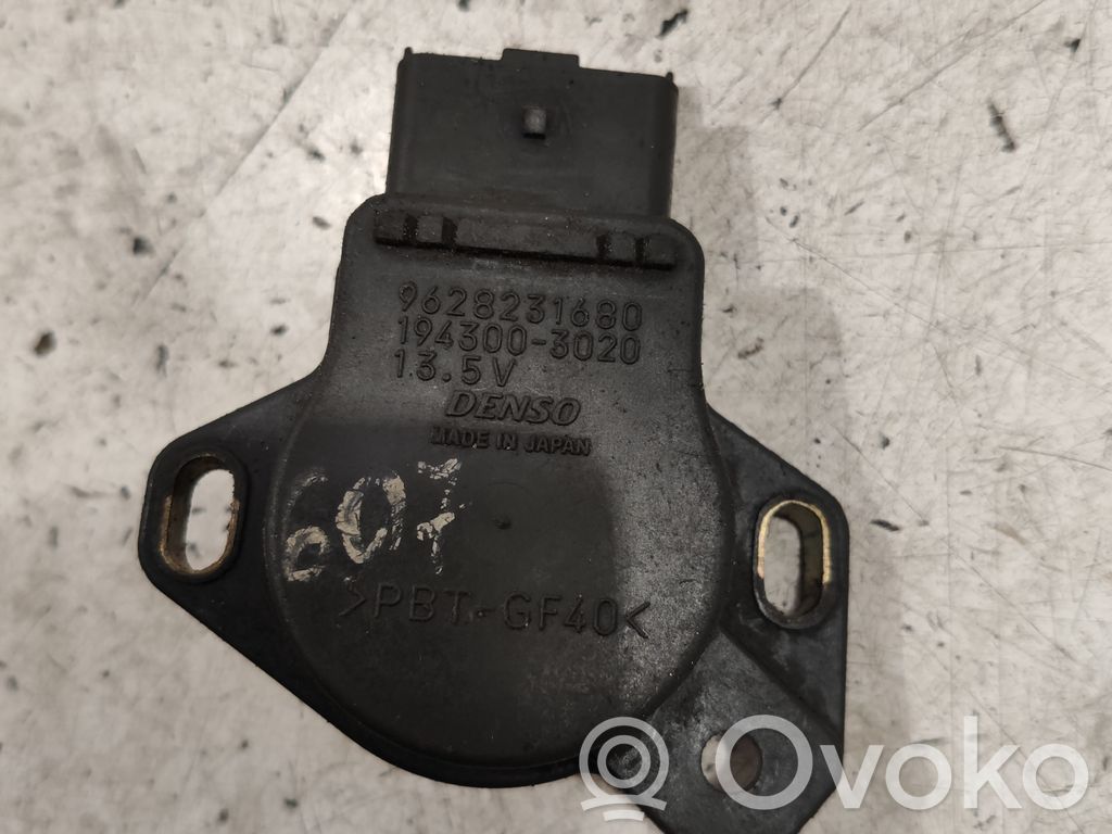 Peugeot 607 Rear air suspension level height sensor 