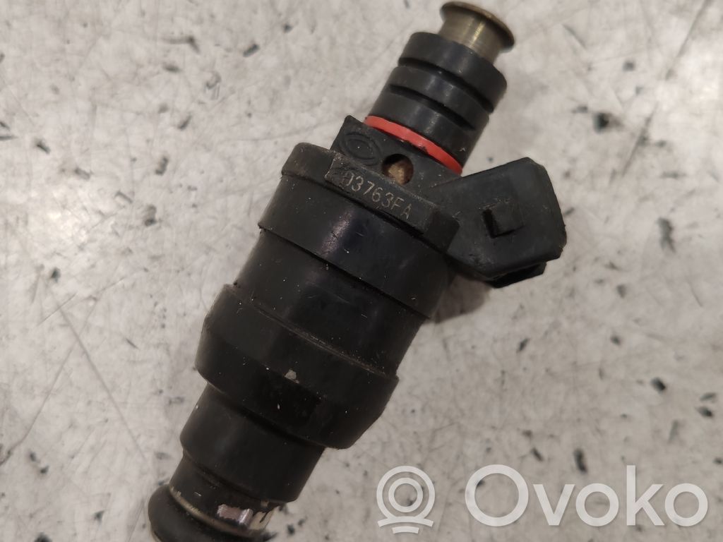 BMW 7 E38 Fuel injector 