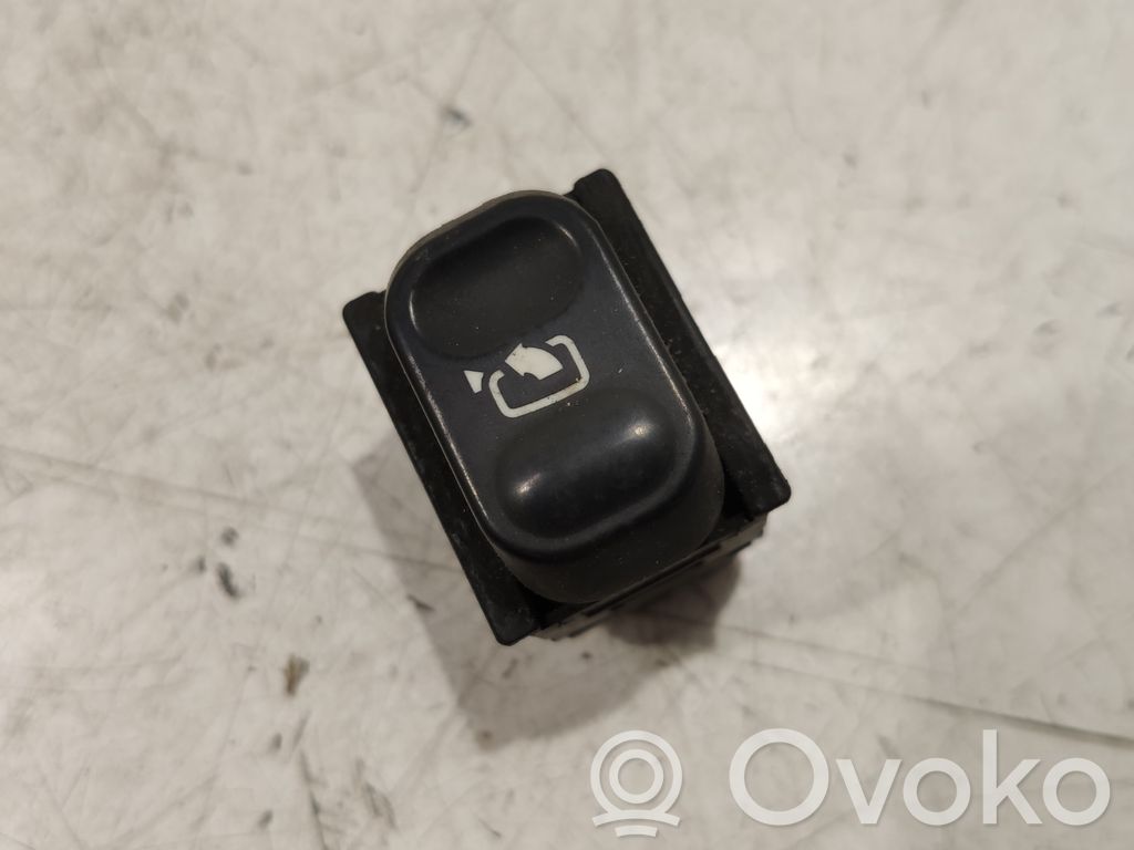 Wing mirror switch