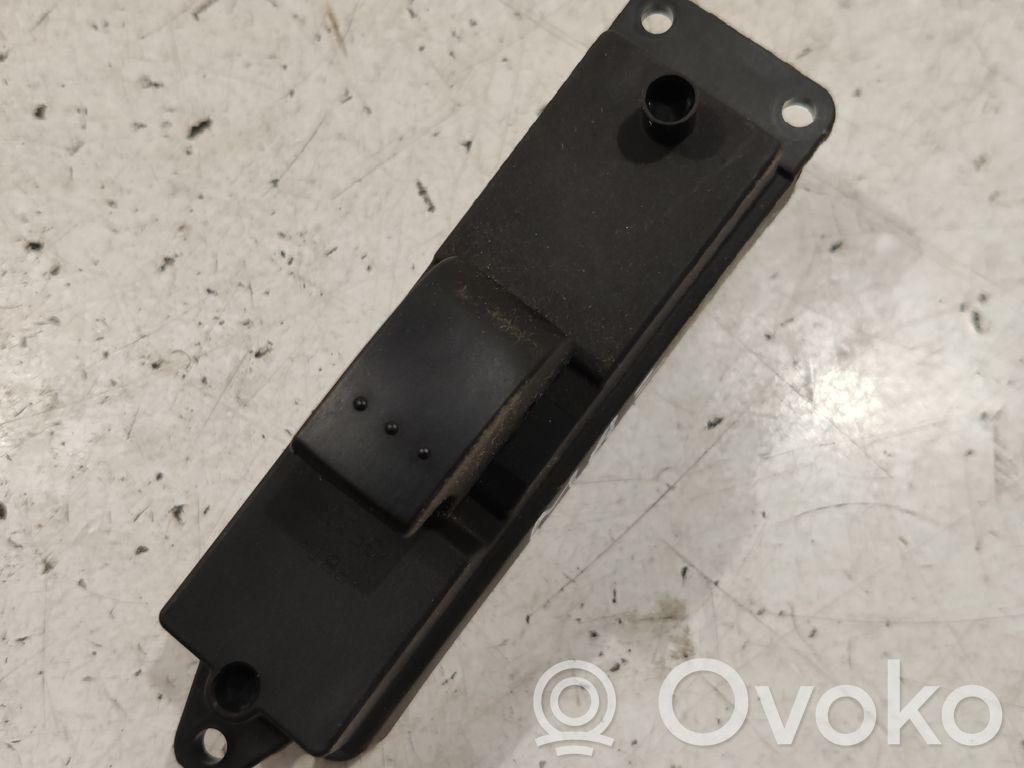 Electric window control switch   BP4L
