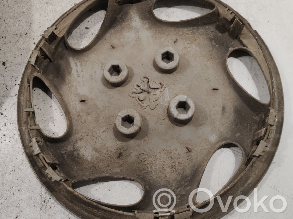 Peugeot 206 R14 wheel hub/cap/trim 