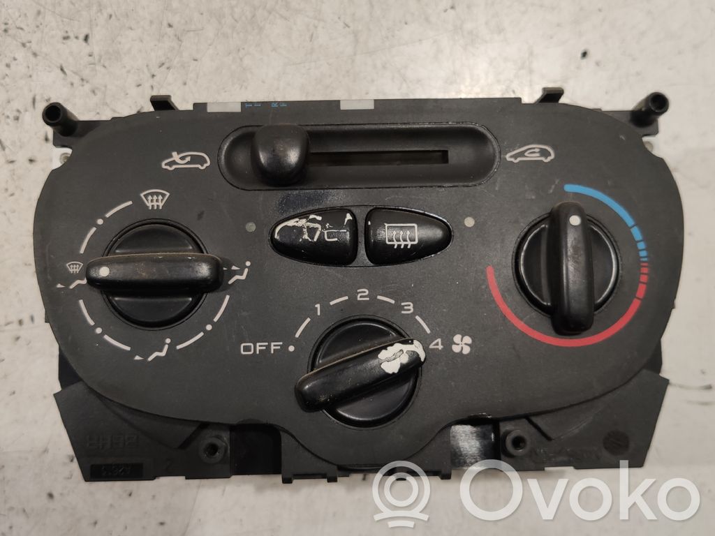 Peugeot 206 Climate control unit 
