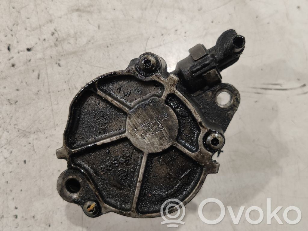 Peugeot 407 Vacuum pump 
