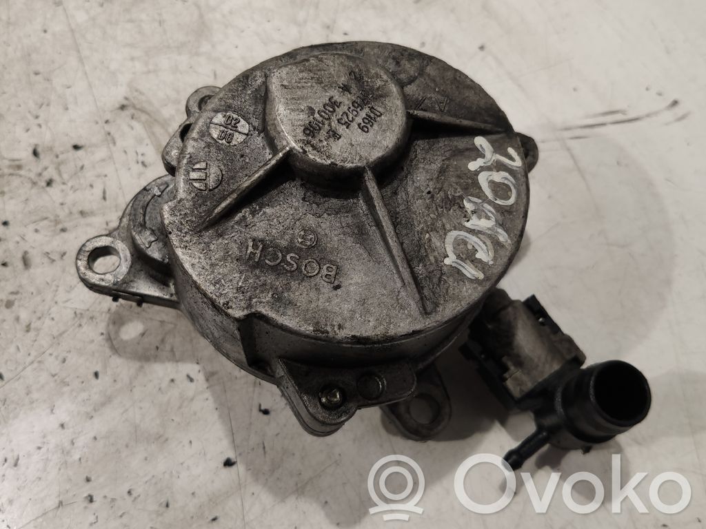 Renault Laguna II Vacuum pump 