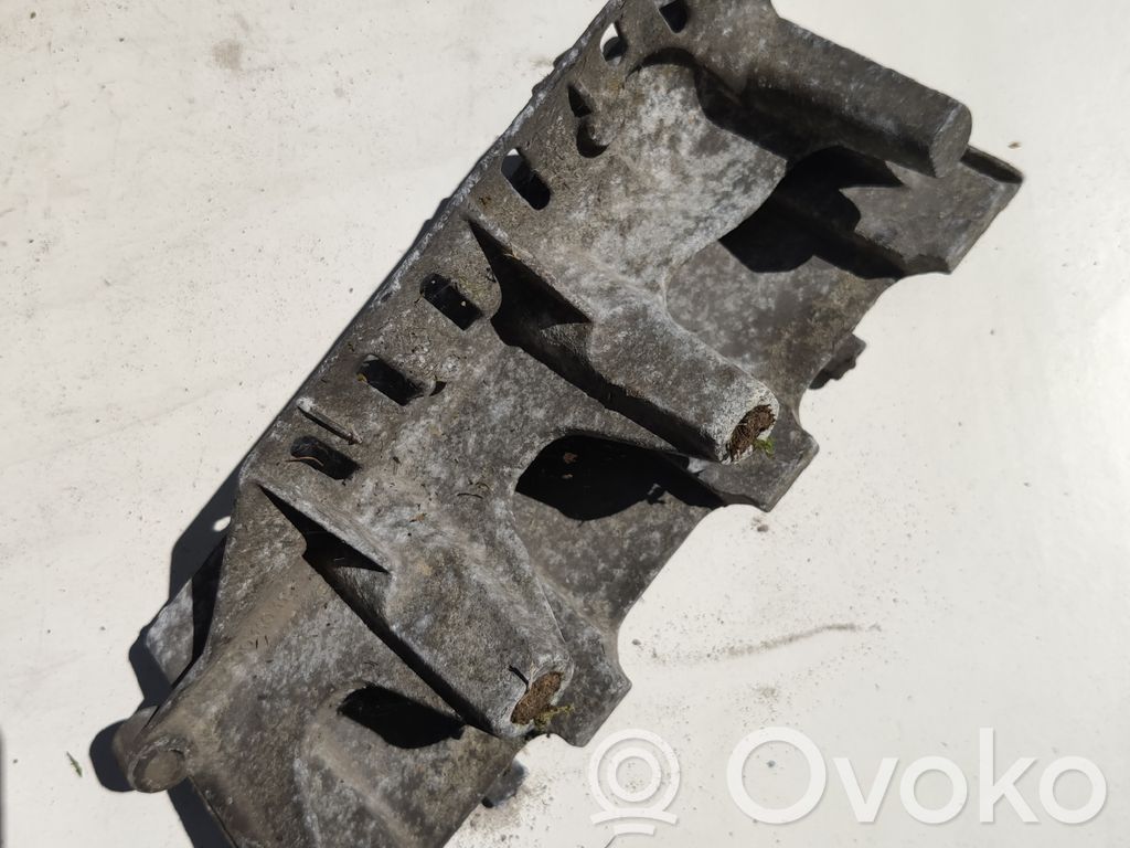 Renault Scenic I Engine mounting bracket 