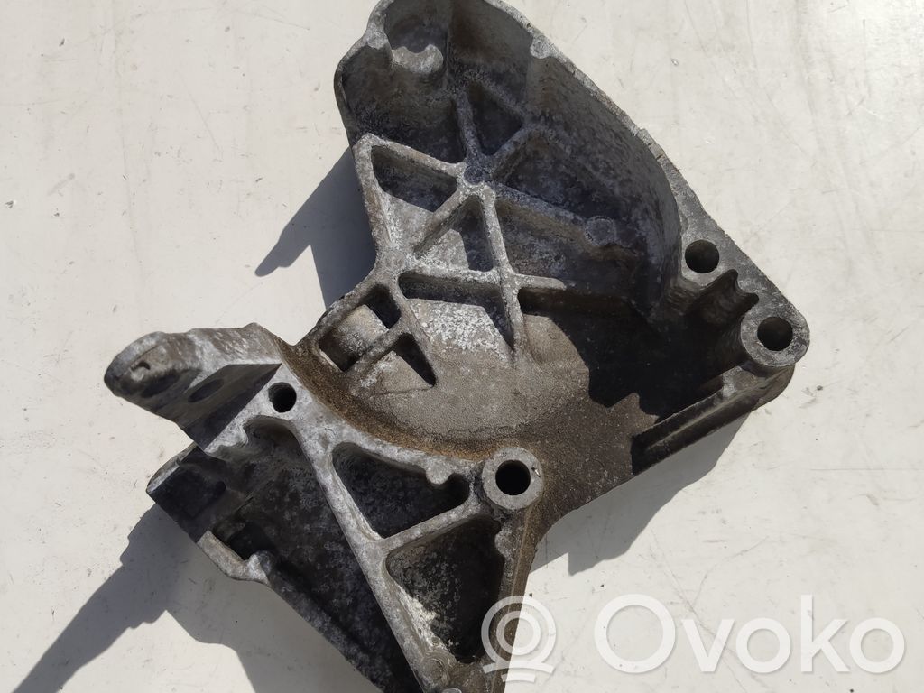 Renault Scenic II -  Grand scenic II Engine mounting bracket 