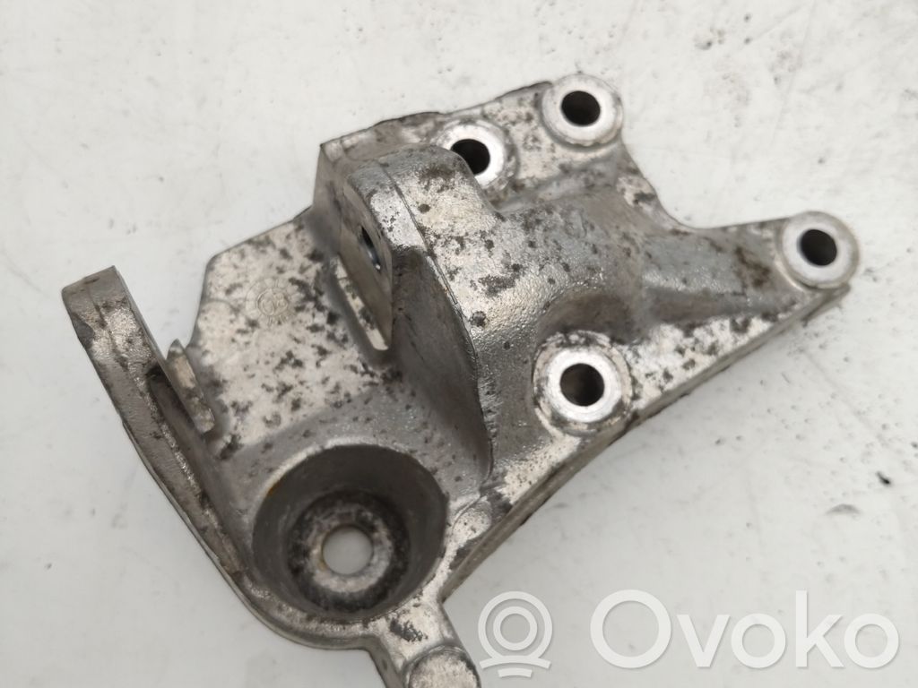Engine mounting bracket   96451611