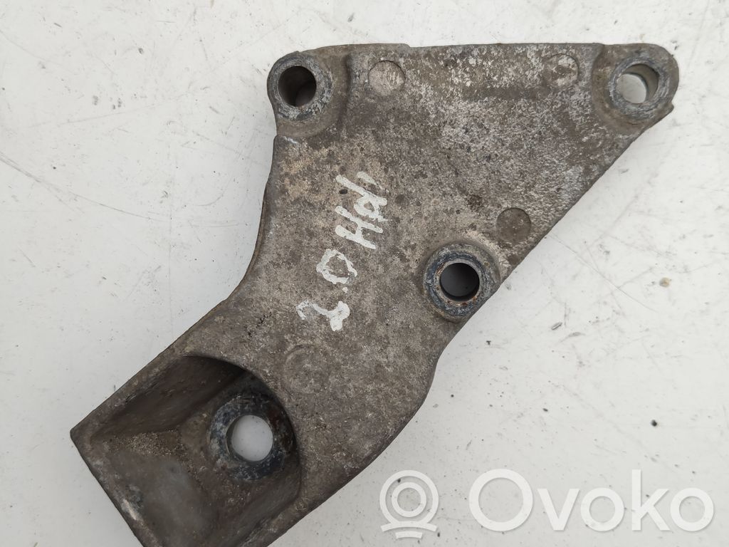 Citroen Xsara Picasso Engine mounting bracket 
