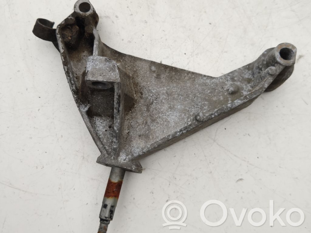 Renault Laguna II Gearbox mounting bracket 