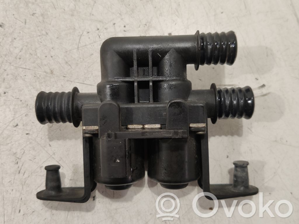BMW 5 E60 E61 Apsildes radiatora vārsts (-i) 
