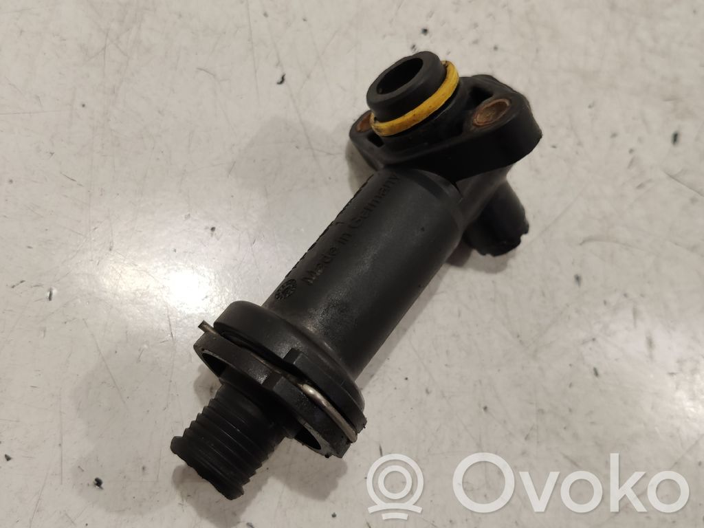 BMW 5 E60 E61 Carcasa del termostato 