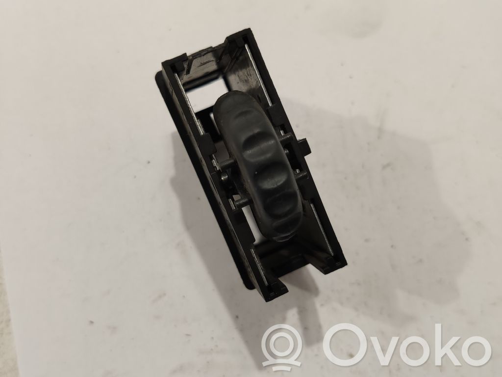 Renault Megane I Headlight level height control switch 
