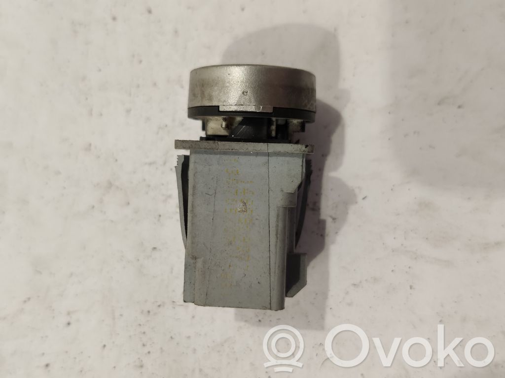 Citroen C8 Tailgate opening switch 