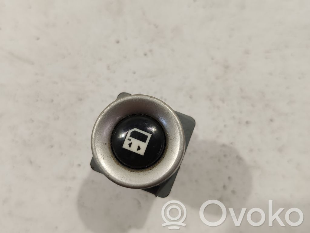 Tailgate opening switch   1488929077