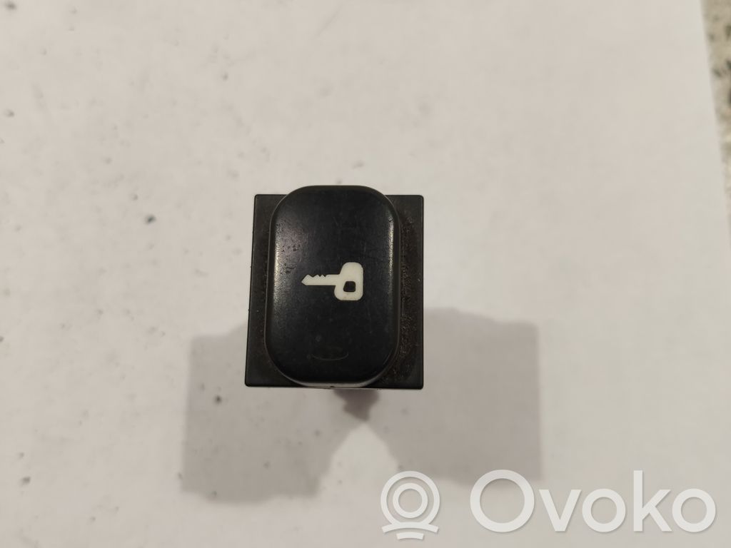 Peugeot 607 Central locking switch button 