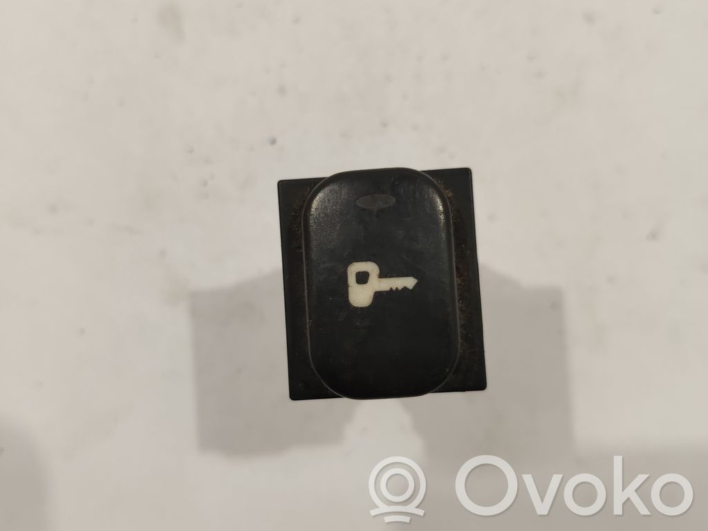 Peugeot 607 Central locking switch button 