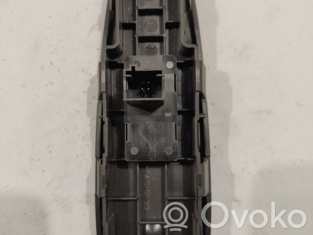Citroen C4 I Picasso Electric window control switch 