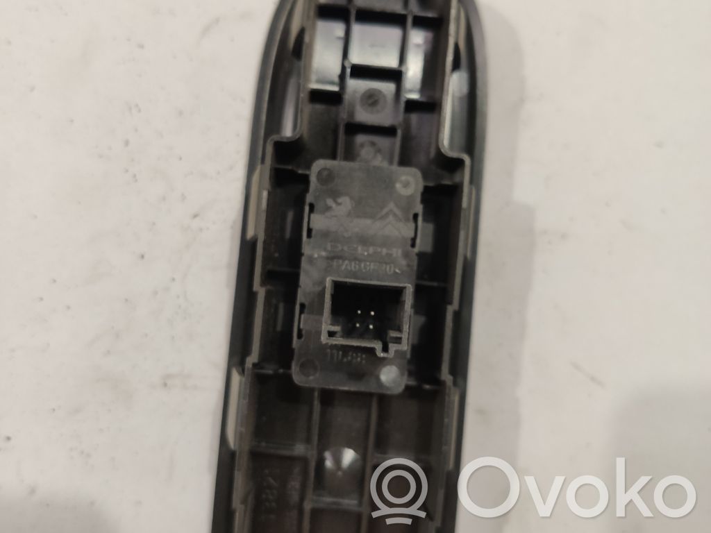 Peugeot 308 Electric window control switch 