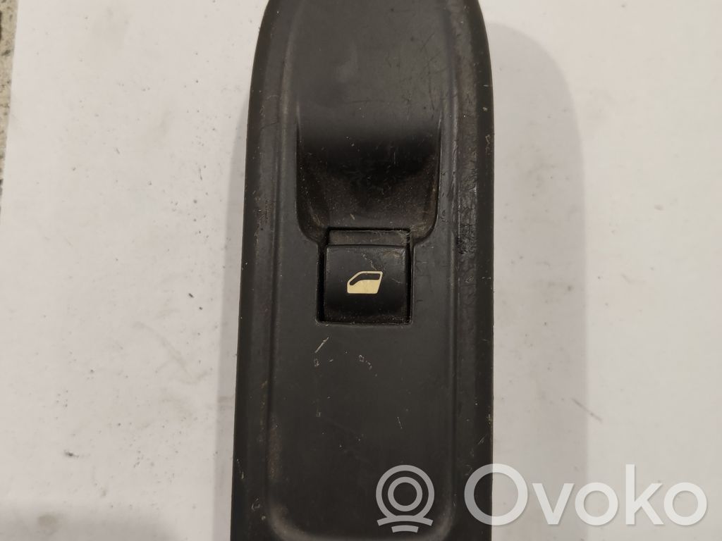 Peugeot 308 Electric window control switch 