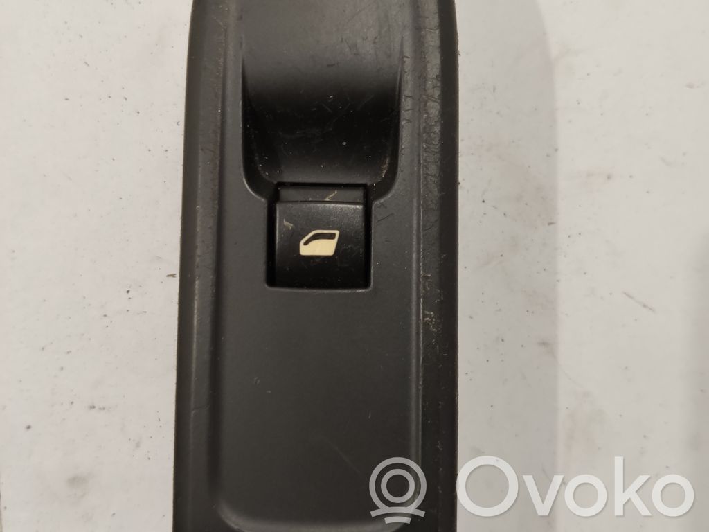 Peugeot 308 Electric window control switch 