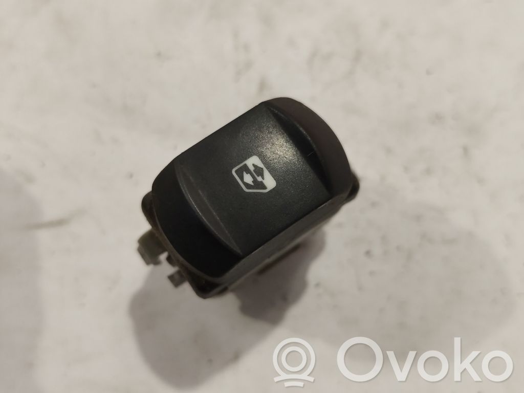 Renault Megane II Electric window control switch 